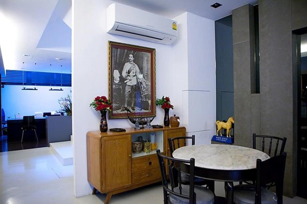 At One Inn Hualampong Бангкок Экстерьер фото