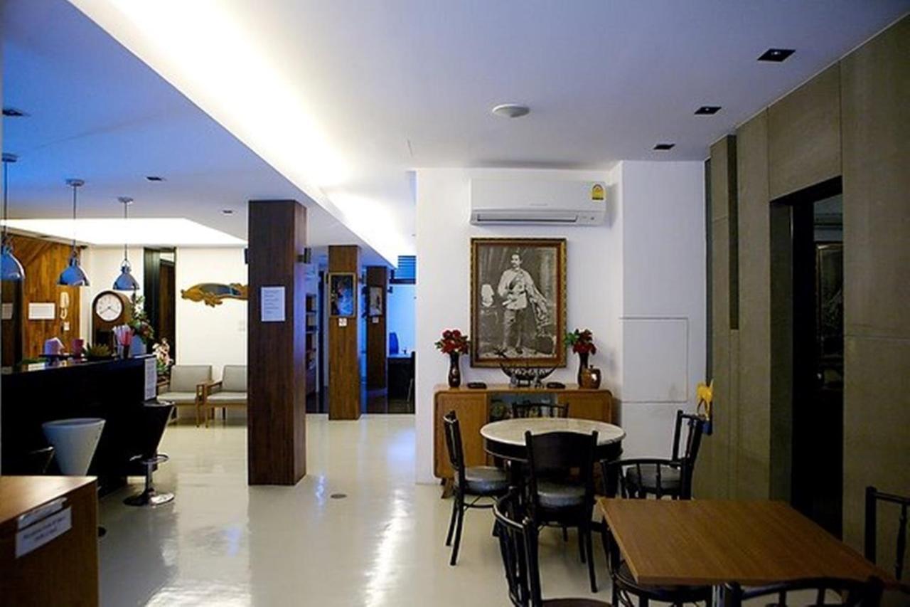 At One Inn Hualampong Бангкок Экстерьер фото
